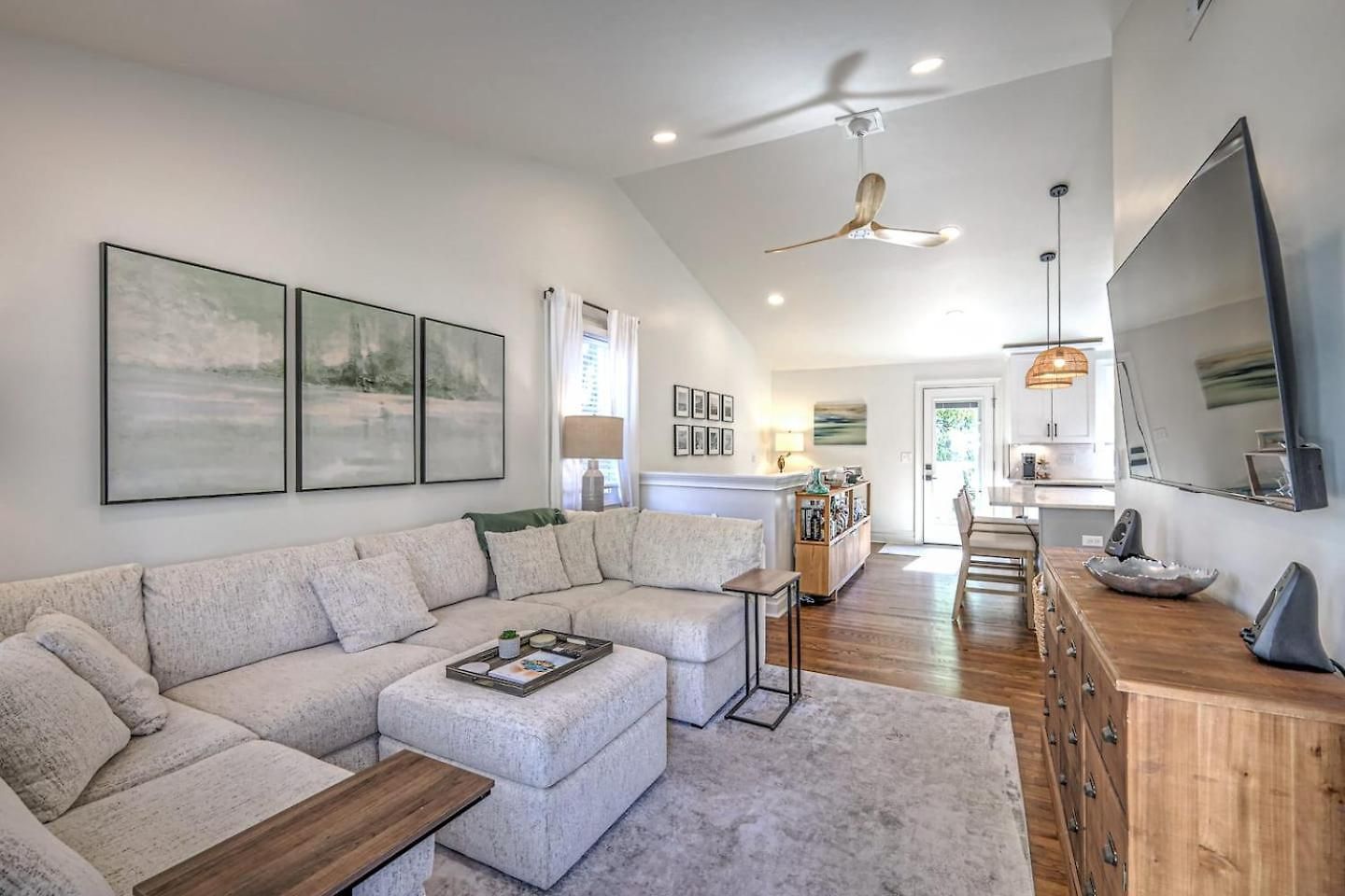 Dream Sylvan Park 4 Bed 3 Bath, Lush Outdoor Area Nashville