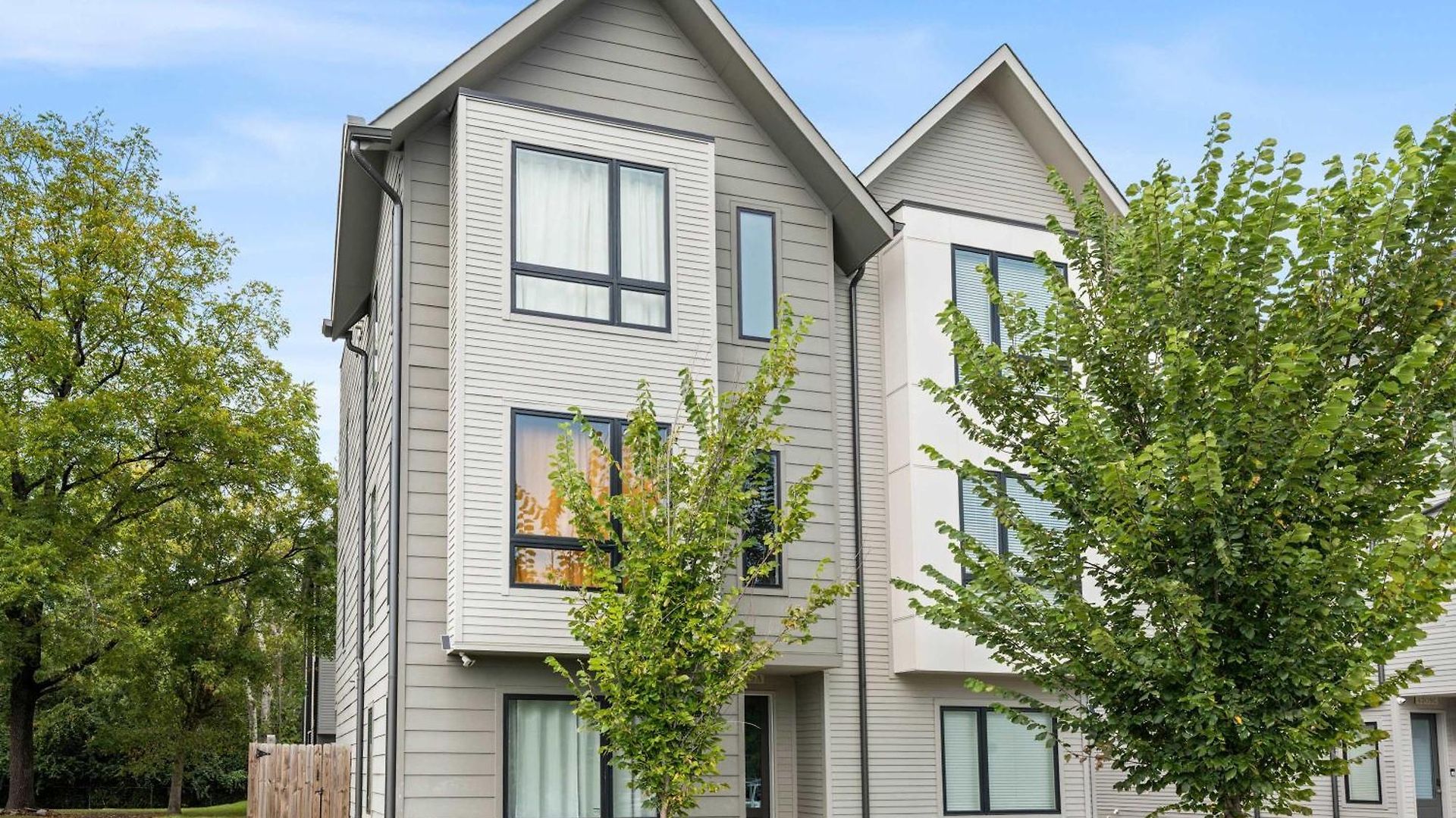 Holiday home Stylish 4br - Rooftop Deck Near Downtown Nashville