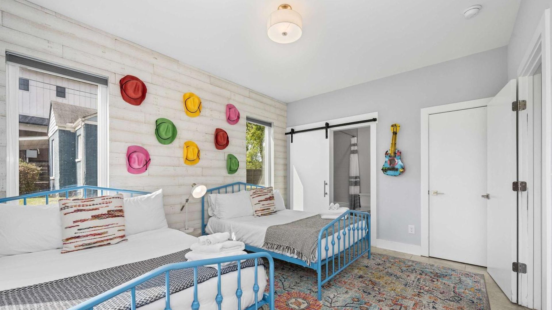 Stylish 4br - Rooftop Deck Near Downtown Holiday home *