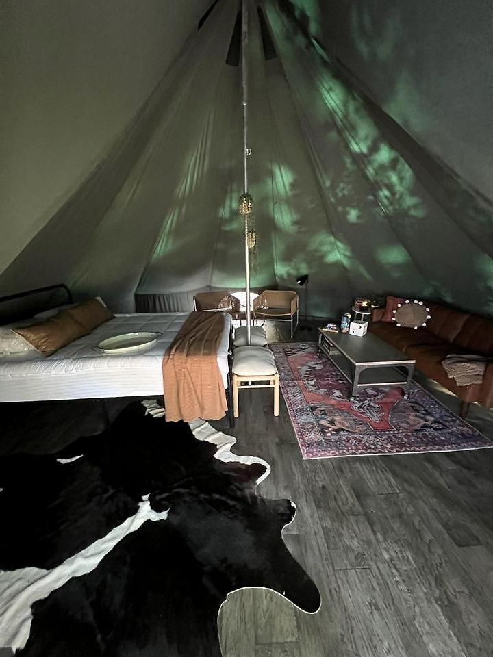 Spacious Equipped Bell Tent With Deck, Fire Pit And Picnic Space In Tennessee *