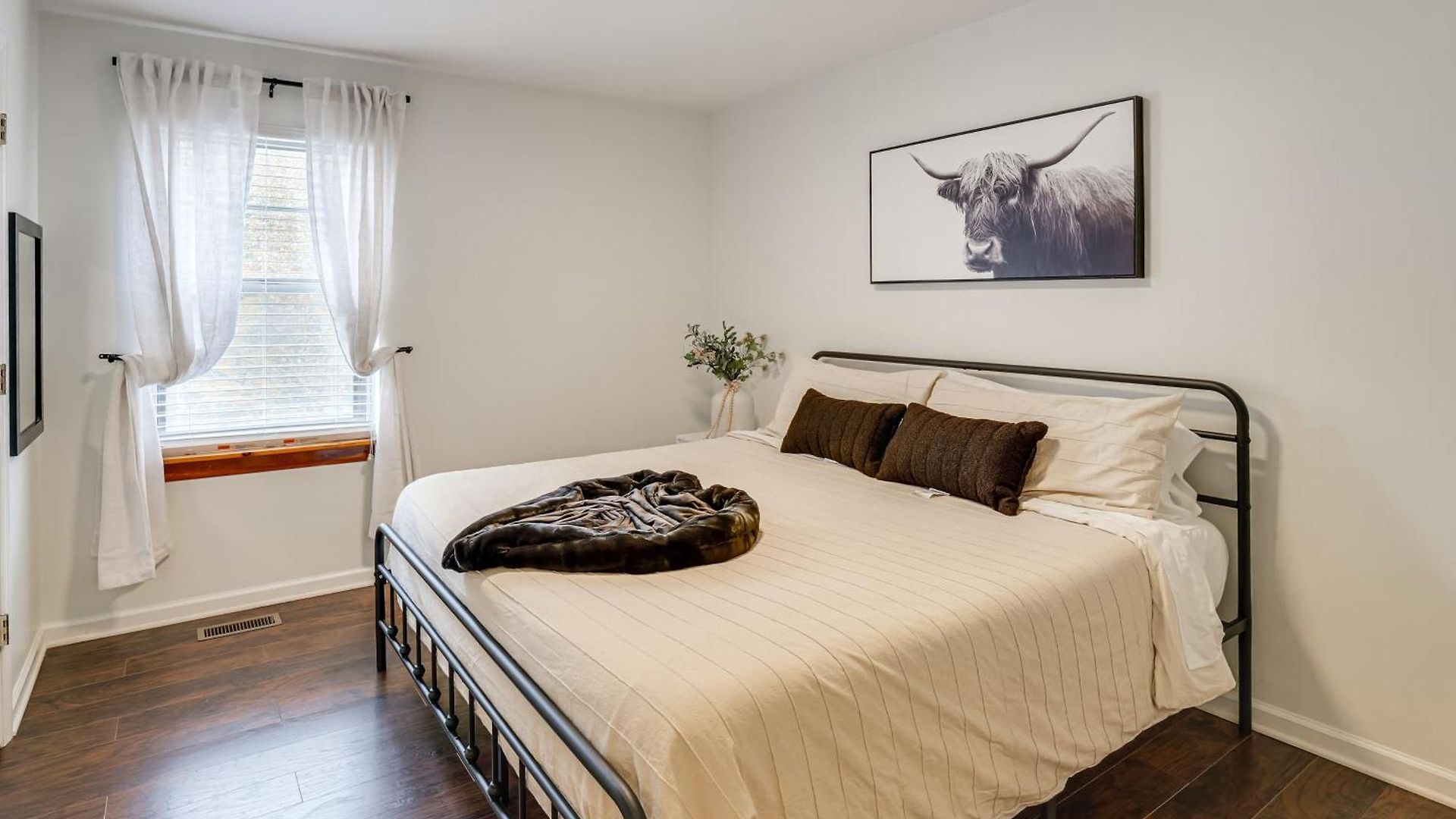 Backyard Retreat! Extended In Holiday home *