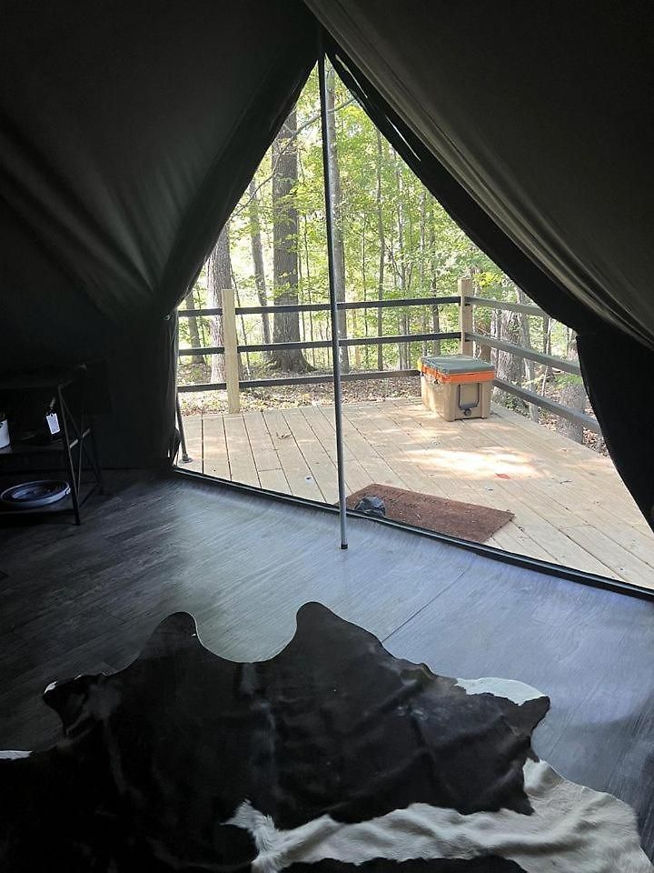 Spacious Equipped Bell Tent With Deck, Fire Pit And Picnic Space In Tennessee Holiday home *
