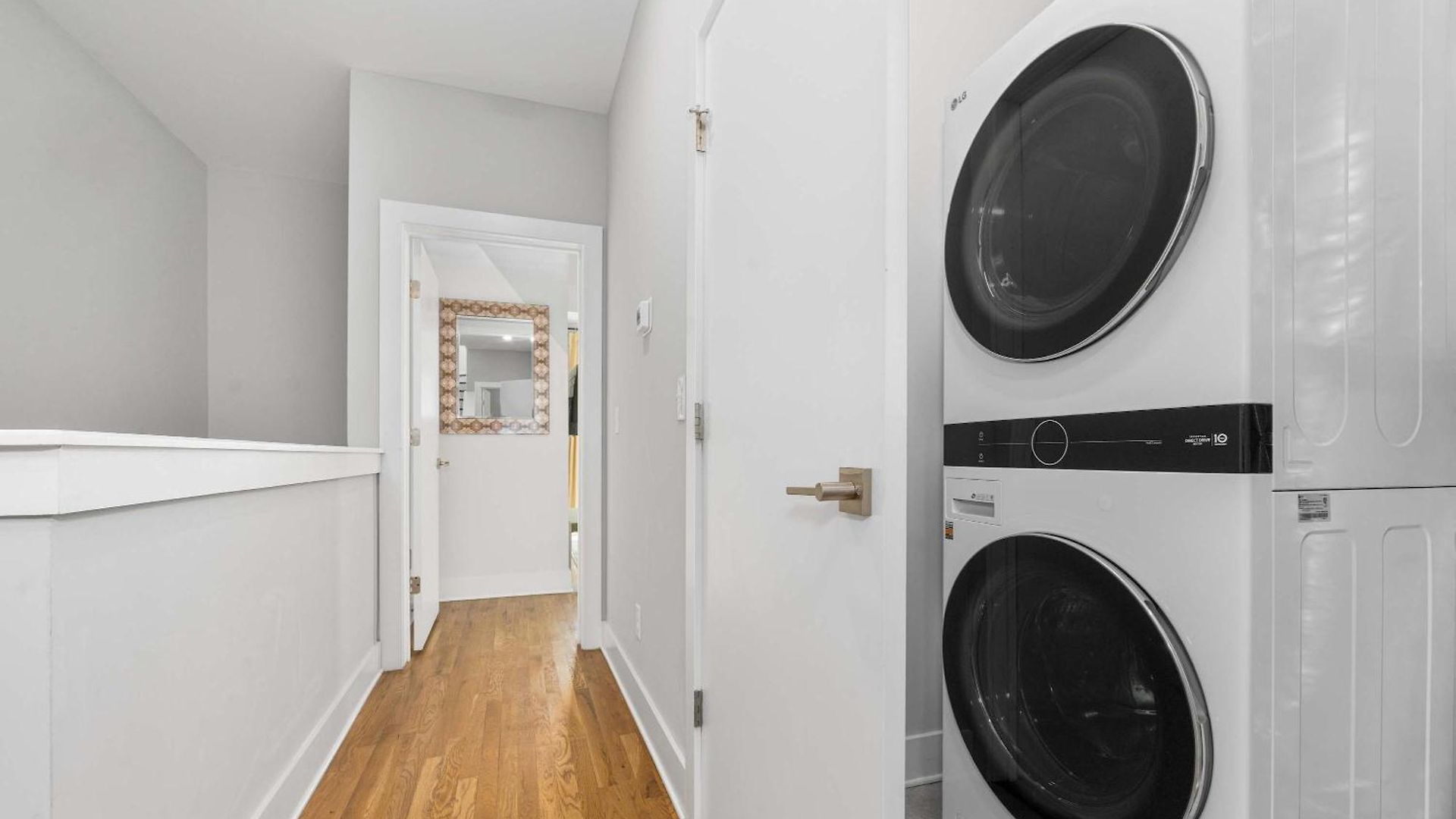 Stylish 4br - Rooftop Deck Near Downtown Holiday home *