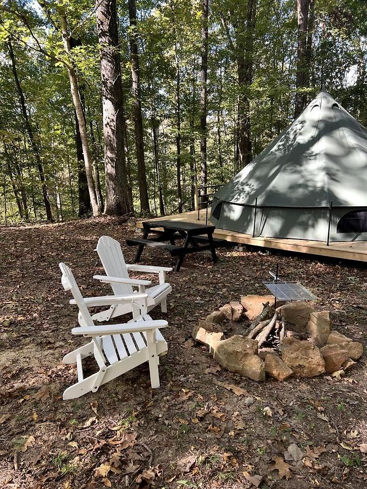 Spacious Equipped Bell Tent With Deck, Fire Pit And Picnic Space In Tennessee Nashville