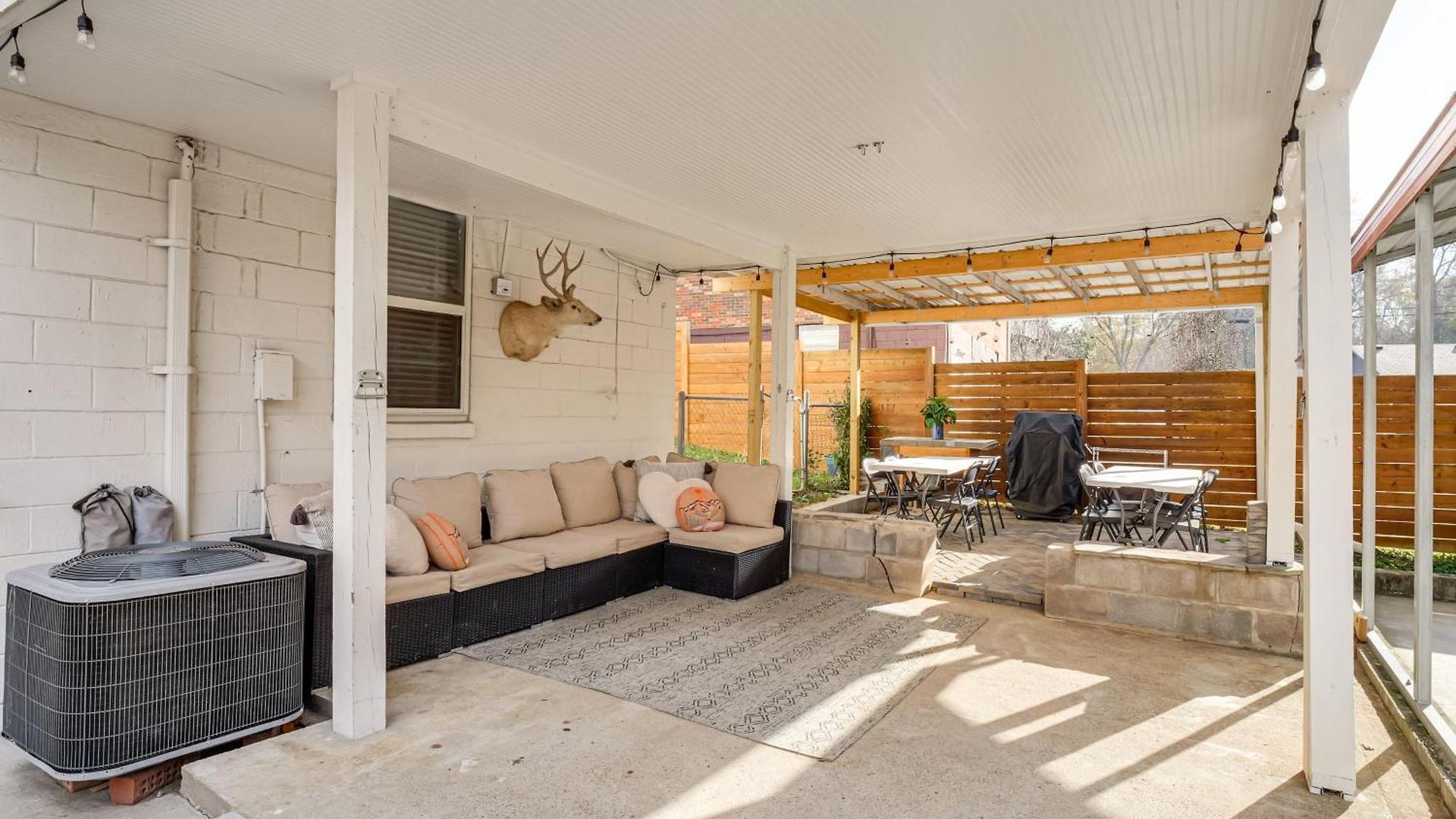 Backyard Retreat! Extended In Holiday home *