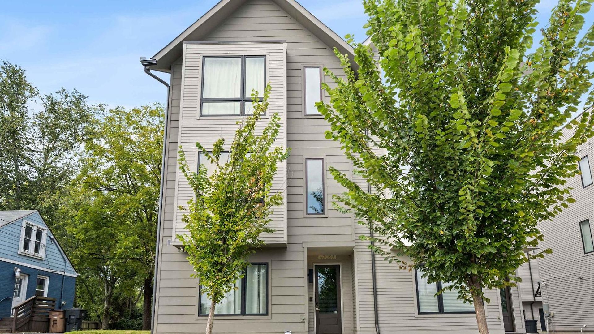 Stylish 4br - Rooftop Deck Near Downtown Holiday home