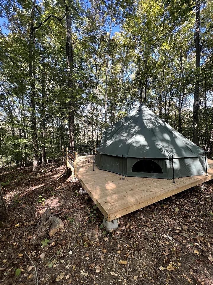 Spacious Equipped Bell Tent With Deck, Fire Pit And Picnic Space In Tennessee Holiday home Nashville