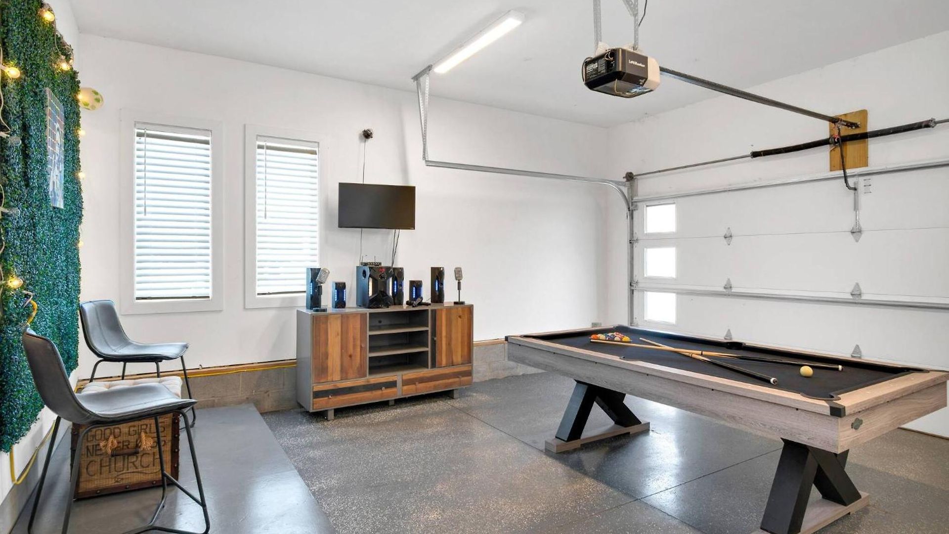 10m To Dt-hottub/pool Tb/karaoke -johnny Cash Hm Holiday home