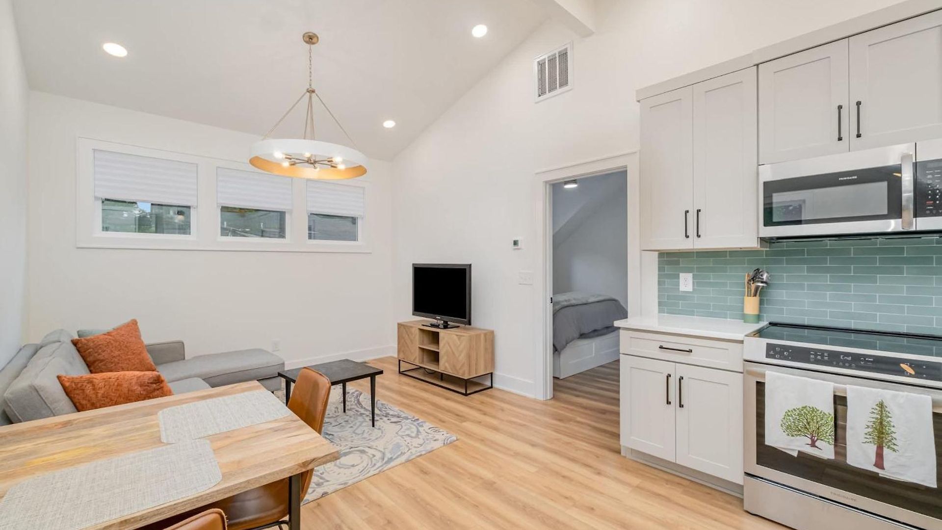 Apartment Modern 12 South Loft Walk To Shops Eats & Coffee *