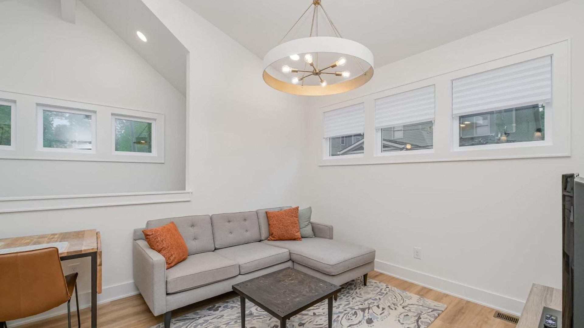 Apartment Modern 12 South Loft Walk To Shops Eats & Coffee *