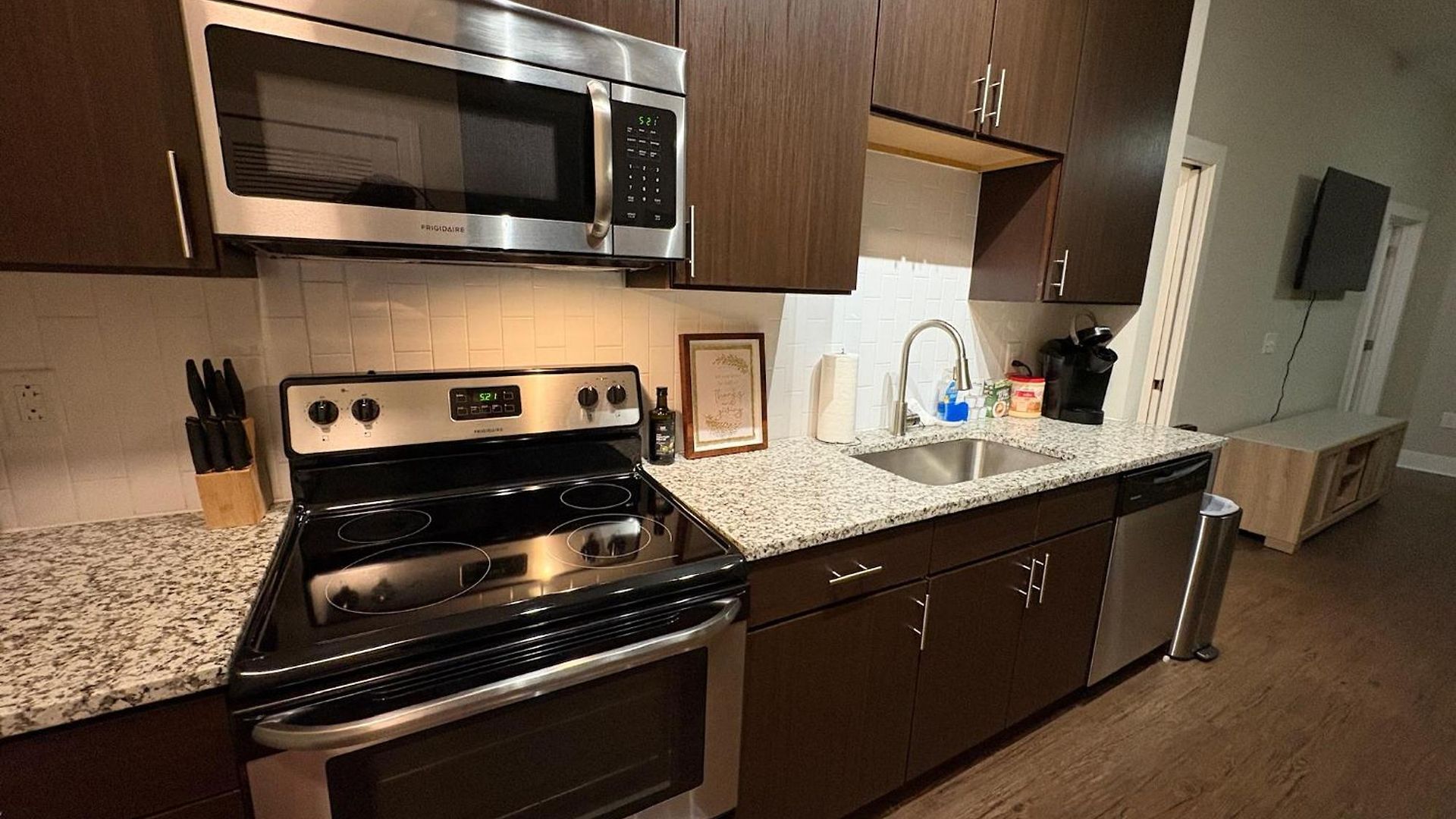 -new-the Nash Luxe, Pool, Gym, Nightlife! Nashville
