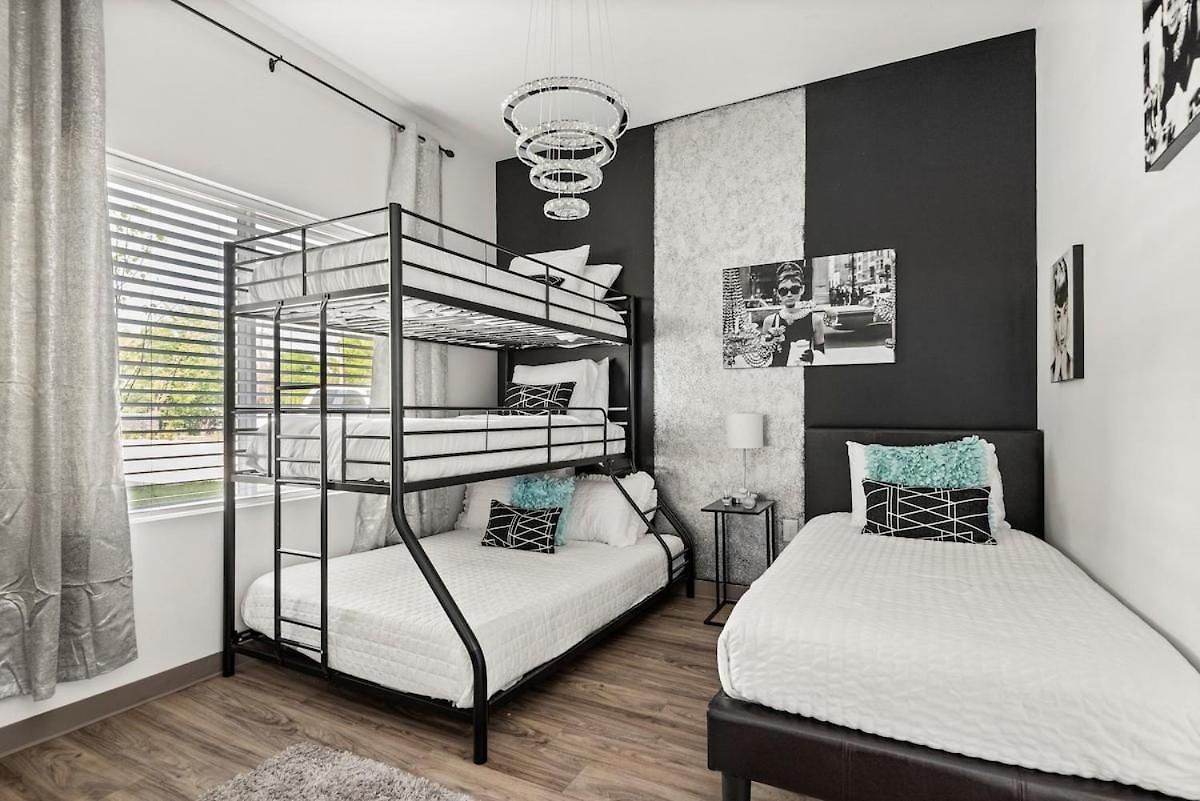 8br Group - 5 Min To Downtown Apartment