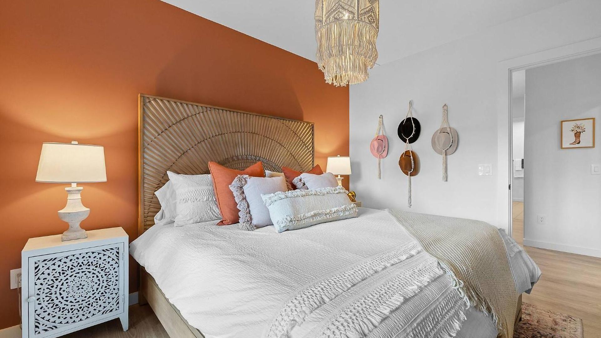 Apartment Walk To Broadway- Pool & Cabanas-luxury Nashville