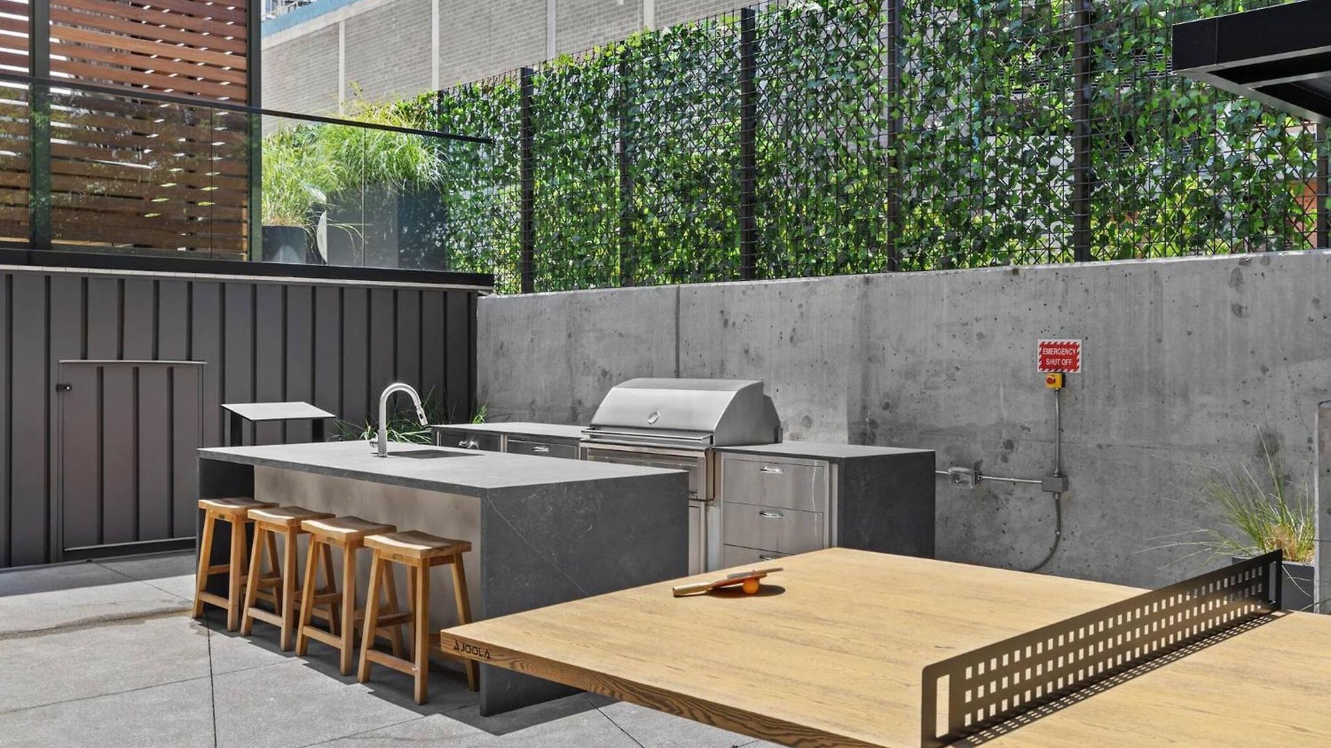 Walk To Broadway- Pool & Cabanas-luxury Apartment Nashville