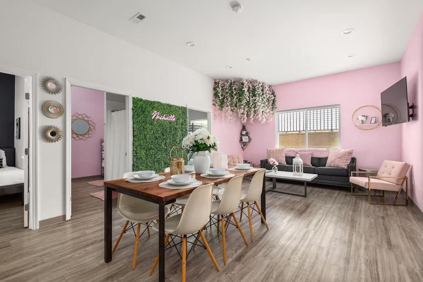 8br Group - 5 Min To Downtown Apartment