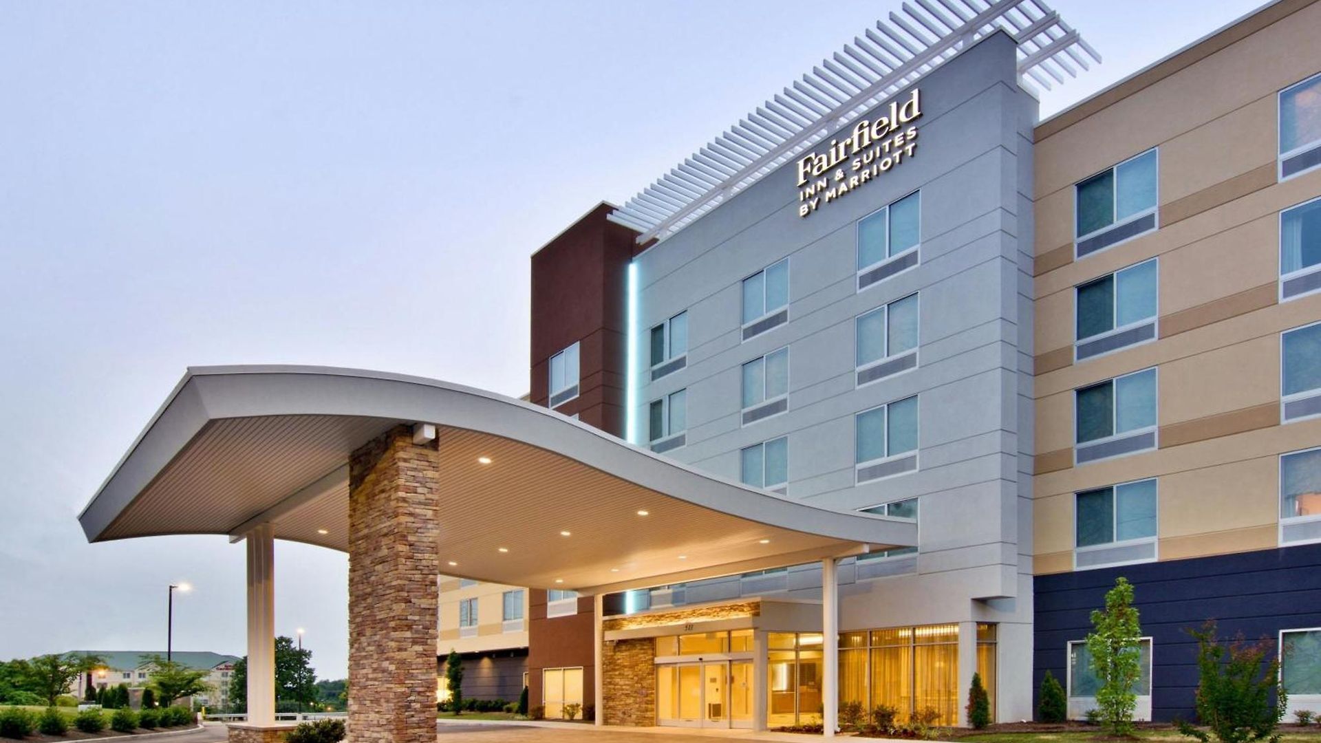 Fairfield & By Marriott Airport Hotel 3*