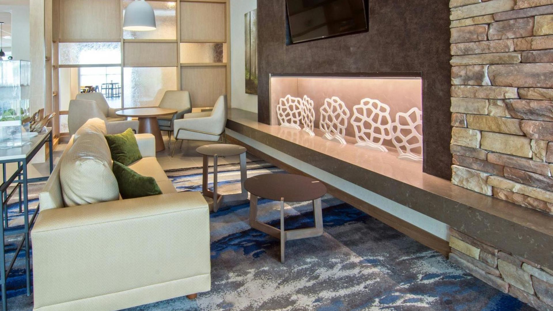 Hotel Fairfield & By Marriott Airport 3*