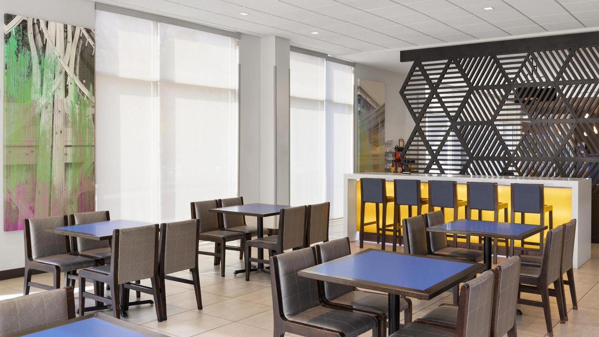 Glo Western Airport 3*