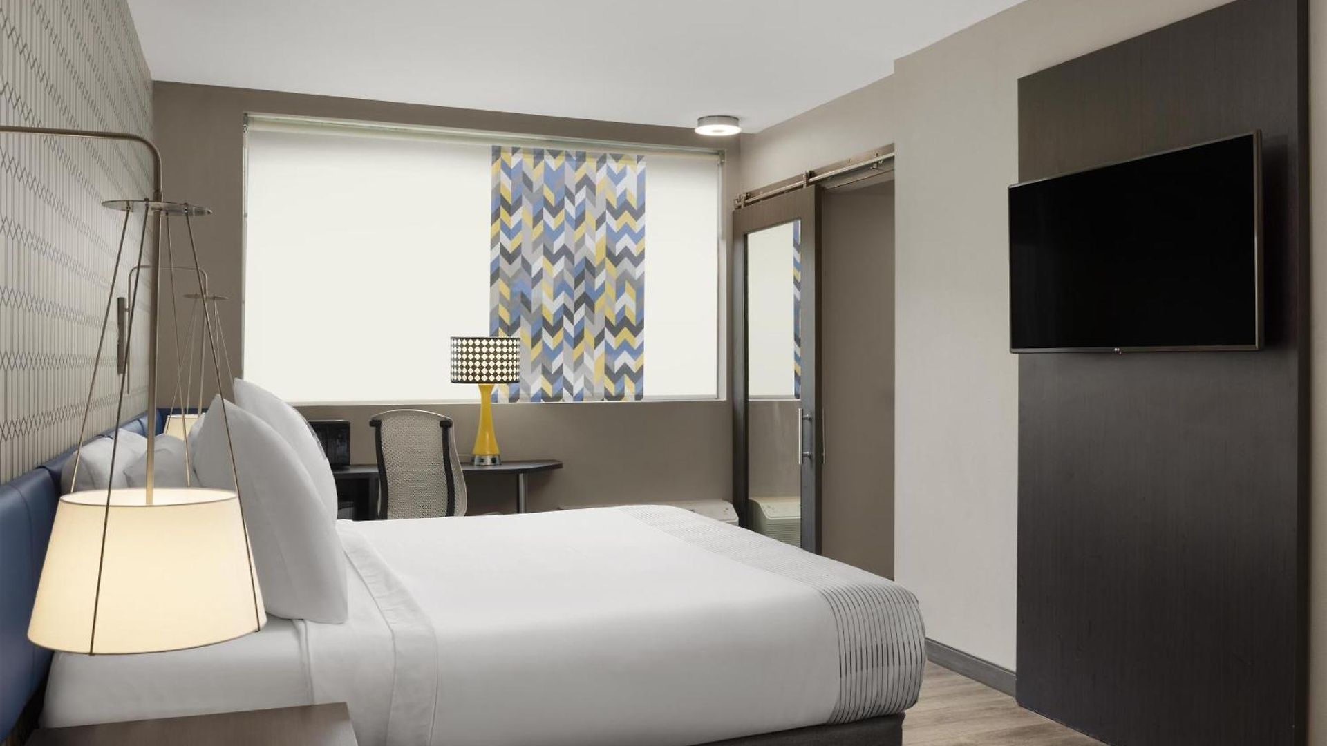 Hotel Glo Western Airport