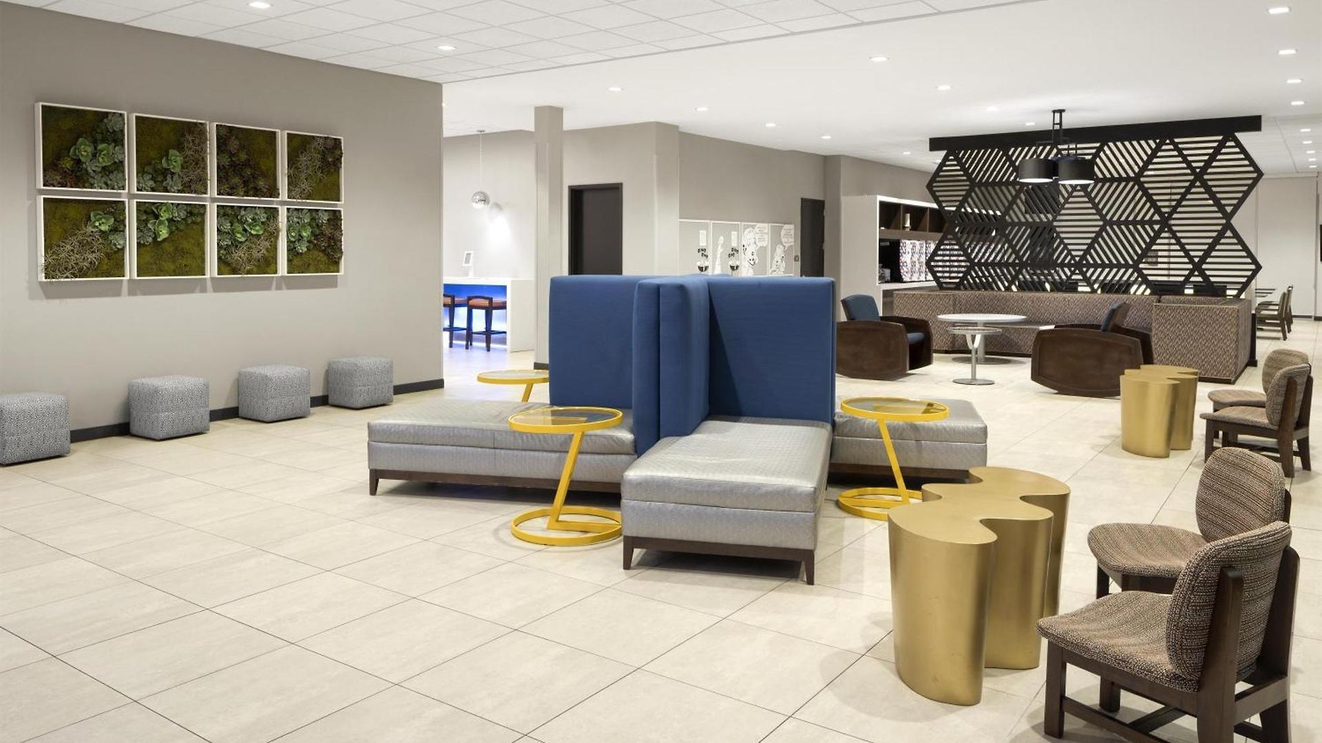 Glo Western Airport Hotel 3*