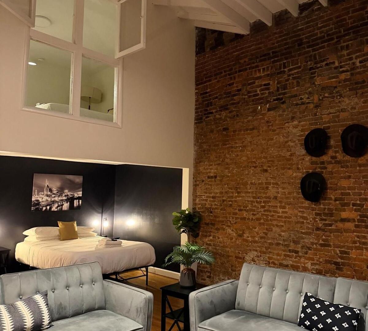 The Lofts At 107 3*