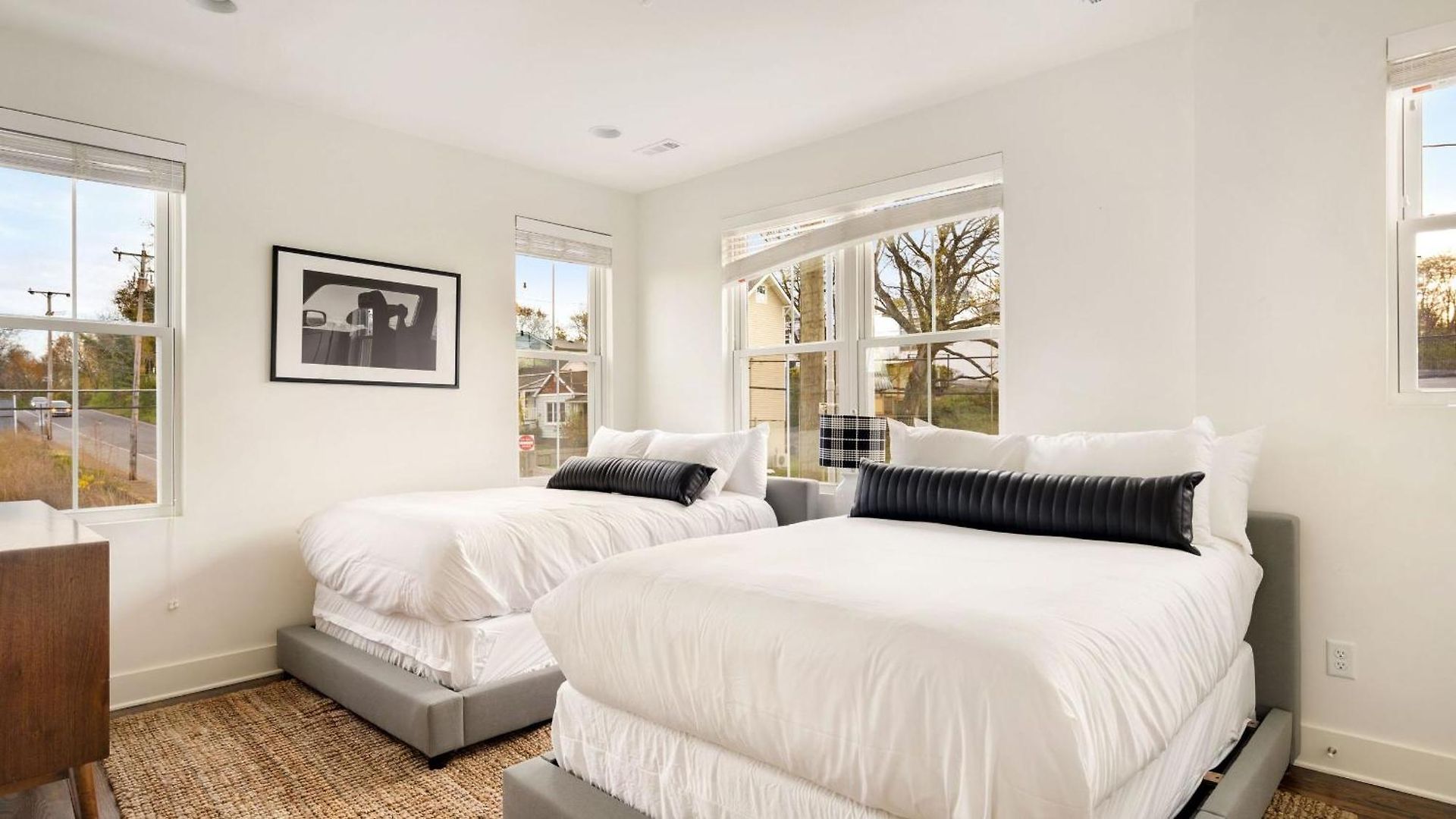 Hart Buyout 3 By Avantstay Two Town House Buyout W Modern Amenities In
