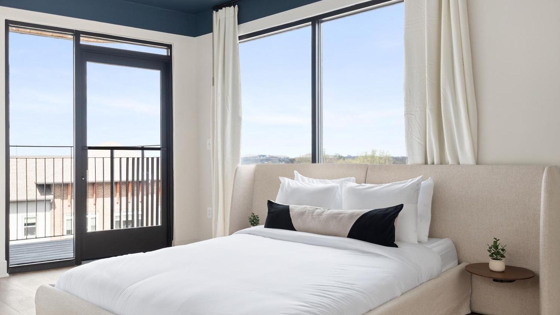 Hotel The Eighteen By Kasa 4*