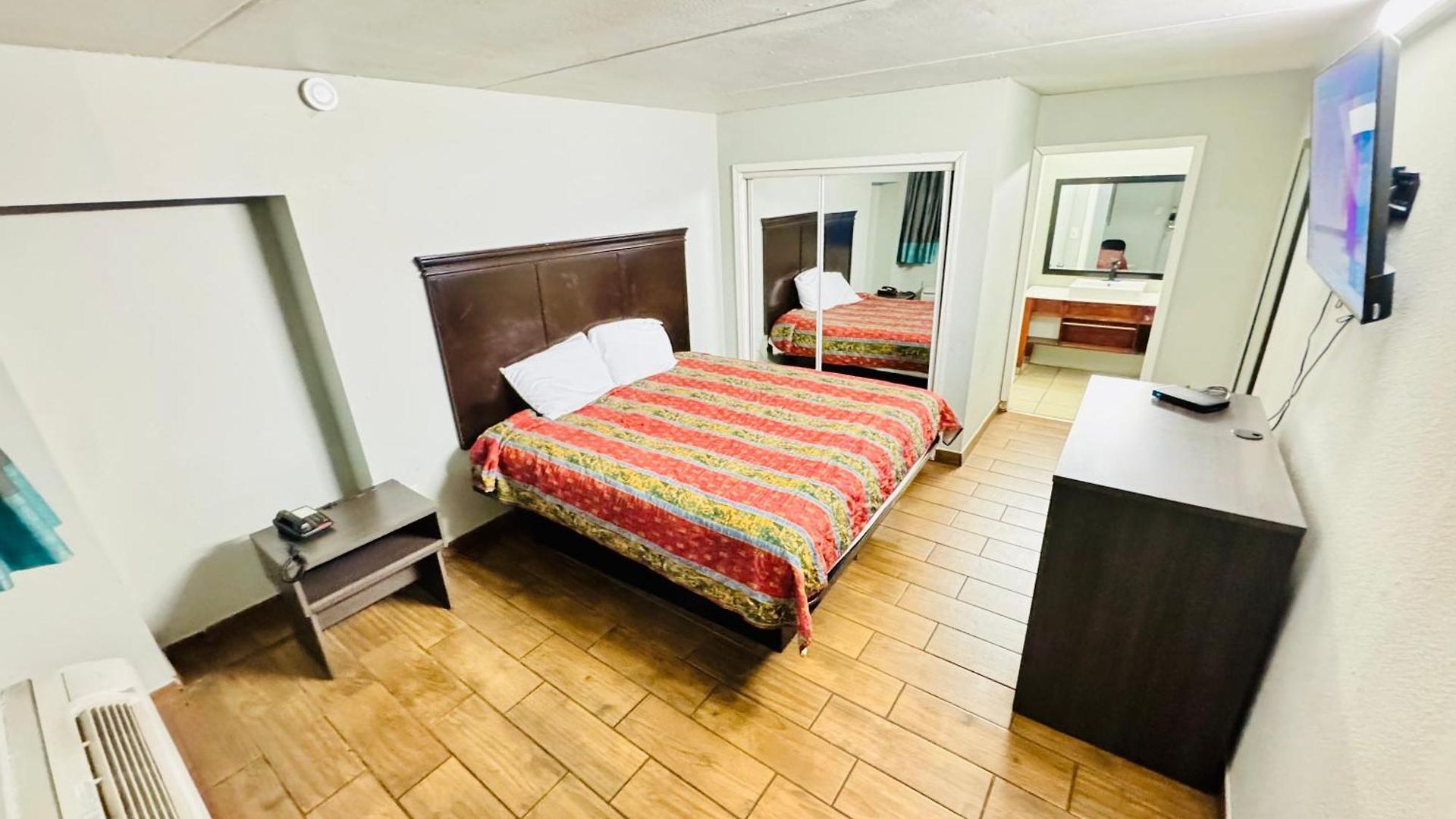 Hotel Cumberland Near Downtown - Nashville, Tn