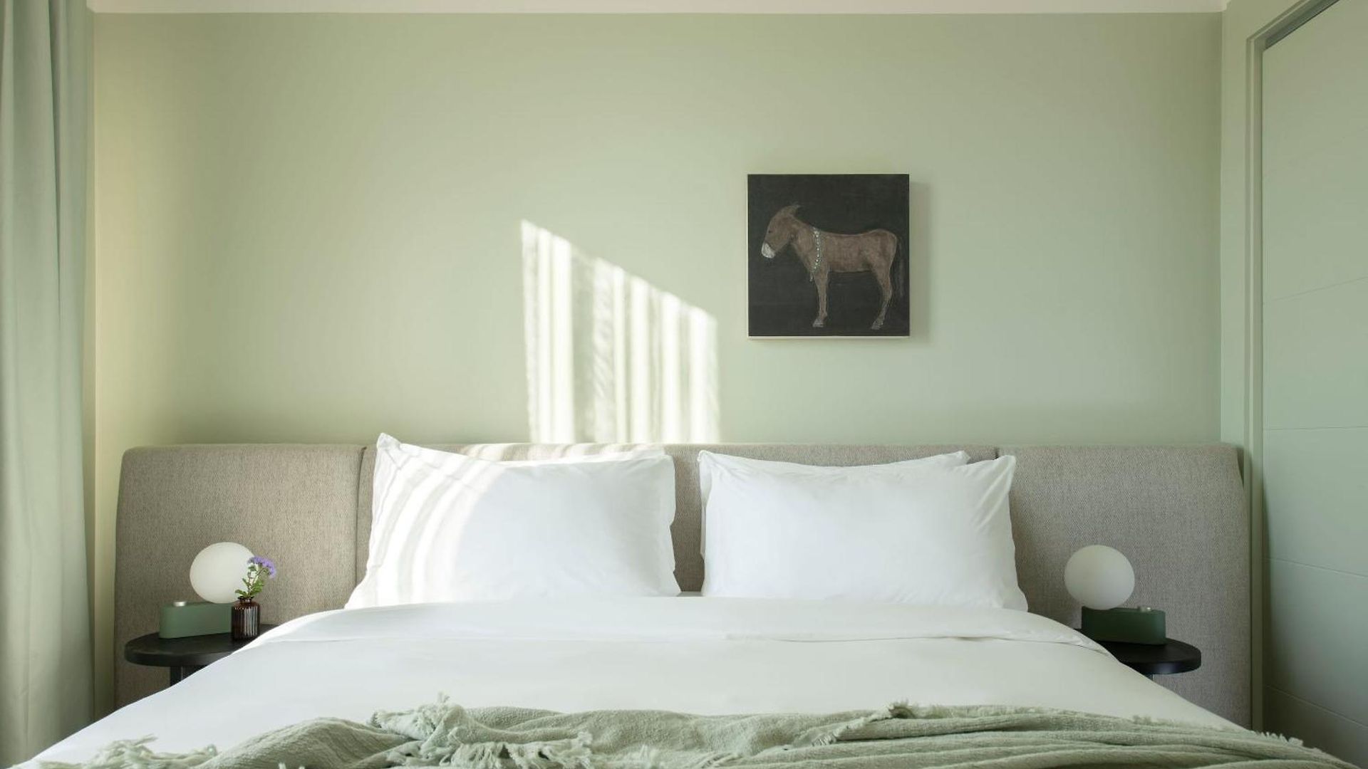 Hotel Mint House Marathon Village By Kasa