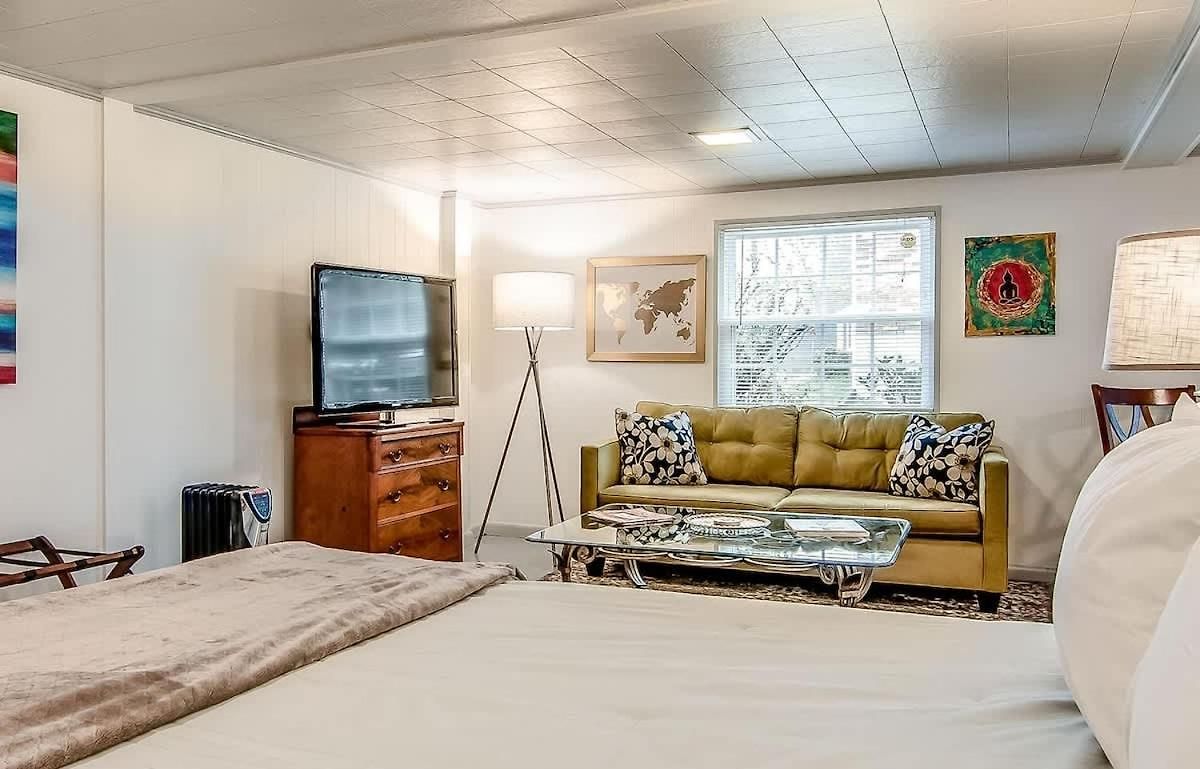The Berrywood By Local Holiday home