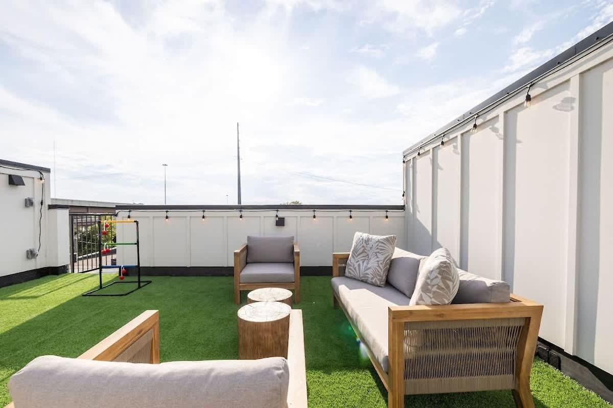 Holiday home The Gilded Getaway By Local