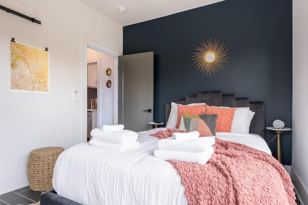 The Commodore By Local * Nashville