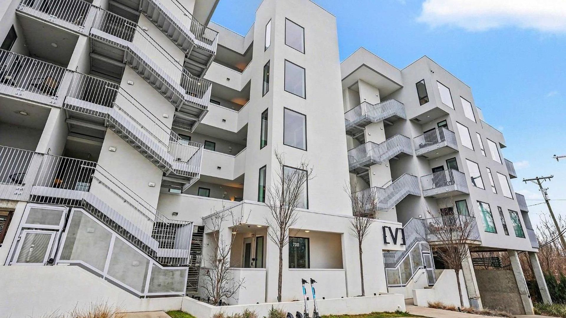 Modern 2 Bdr W River View Balcony Walk To Dt
