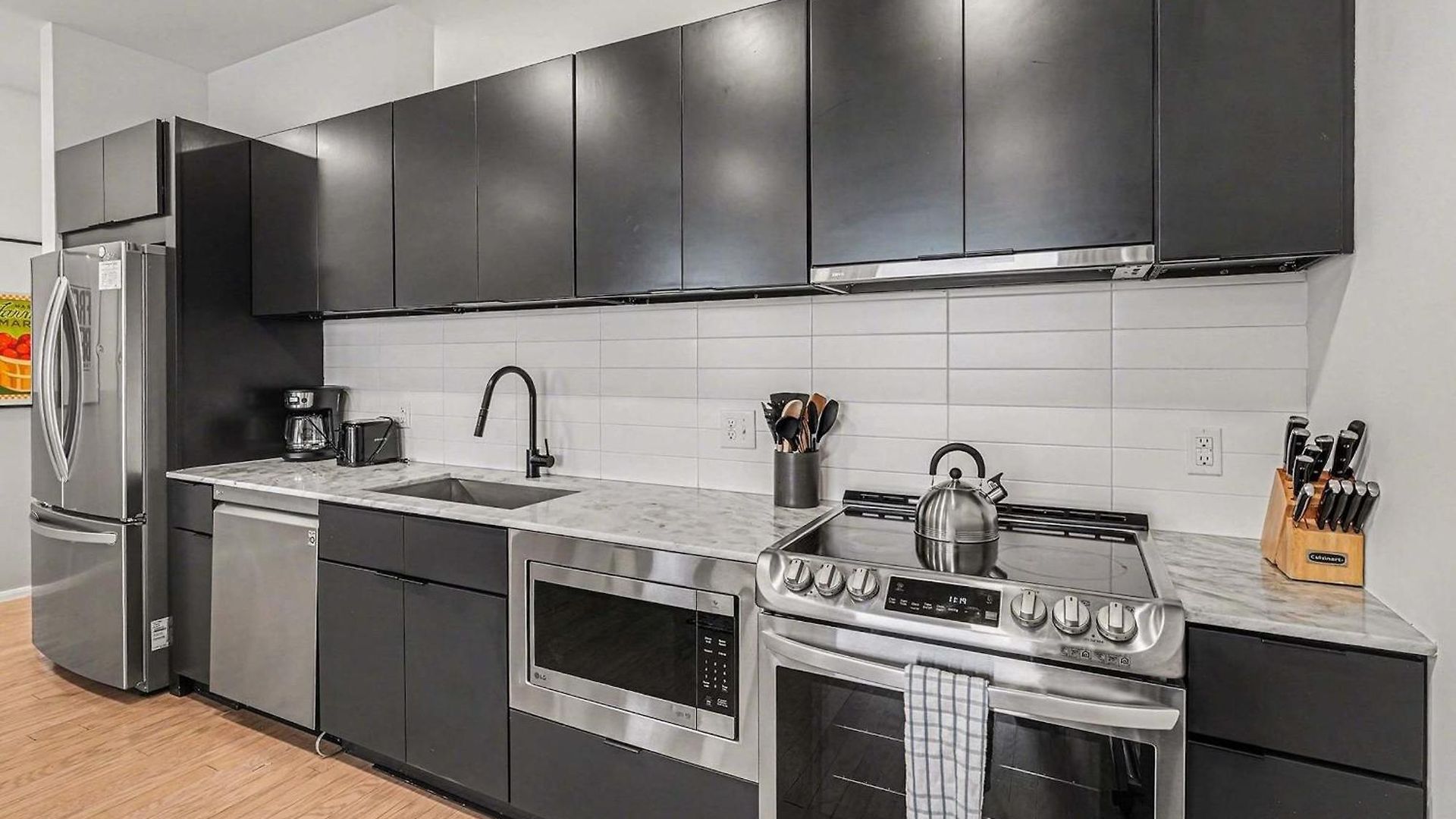 Modern 2 Bdr W River View Balcony Walk To Dt * Nashville