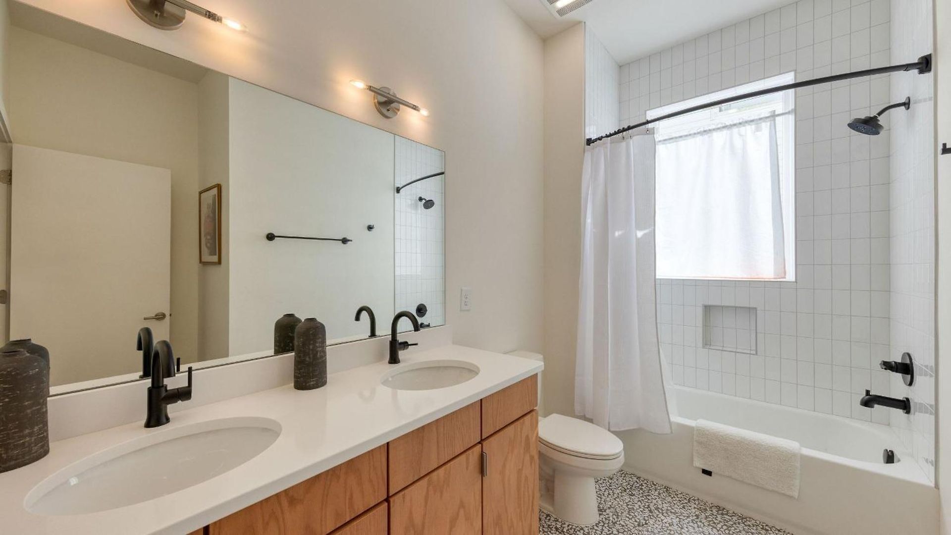 Hearth And Hideout By Avantstay Nashville