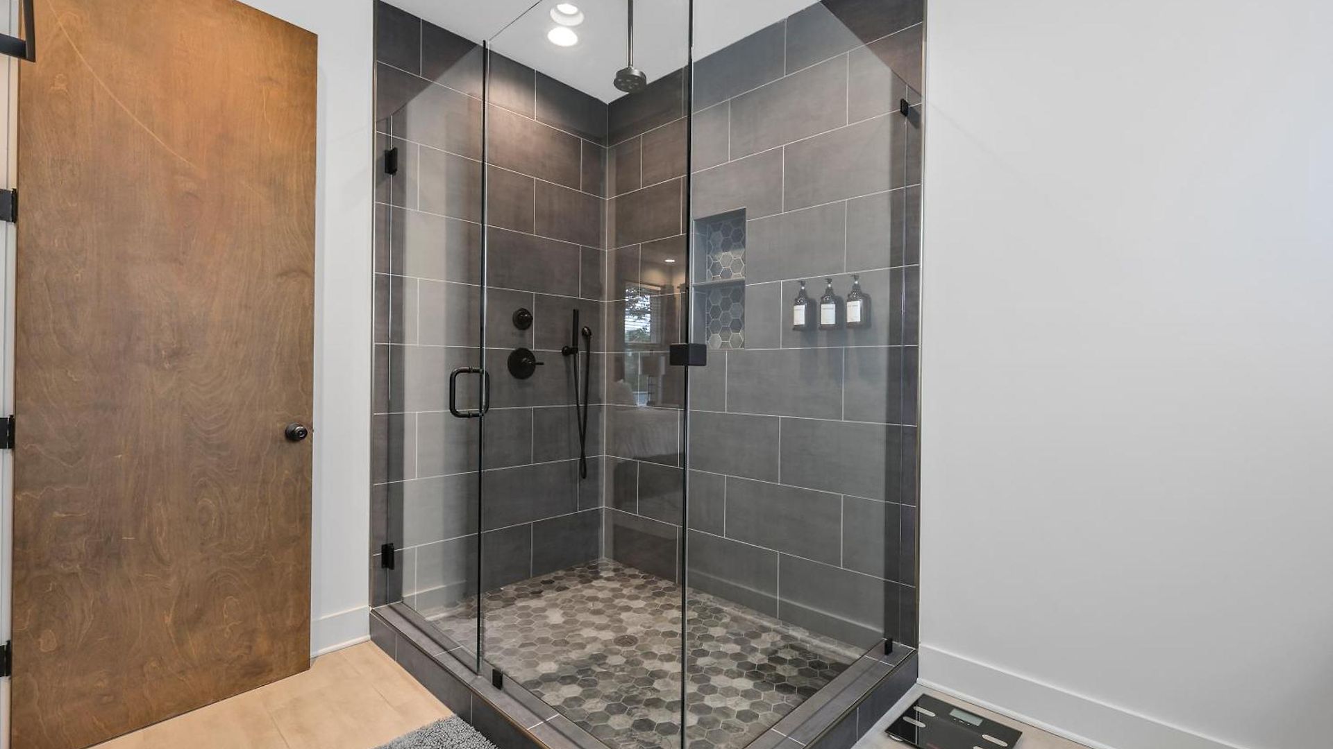 Holiday home New Modern 4br Extended - Fully Equipped - Workspace - Parking Nashville