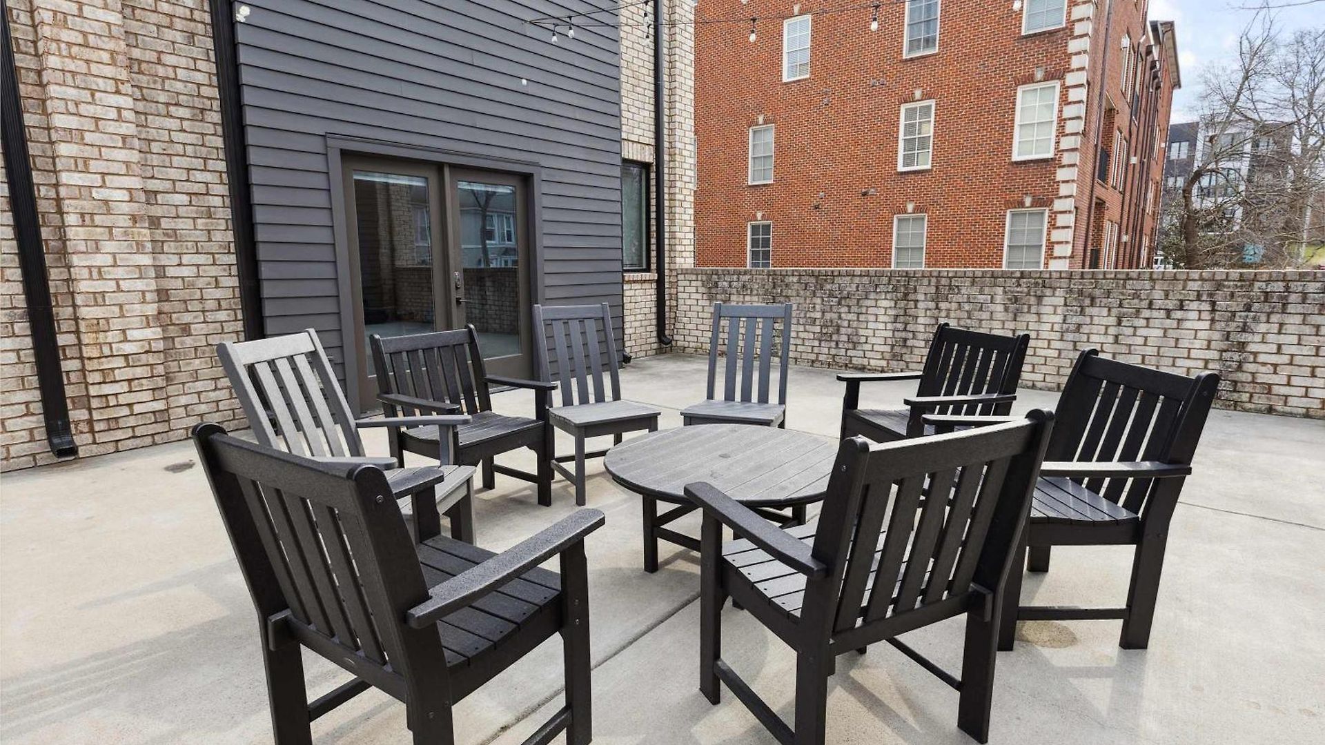 Holiday home West End Oasis-new Building & Rooftop Views
