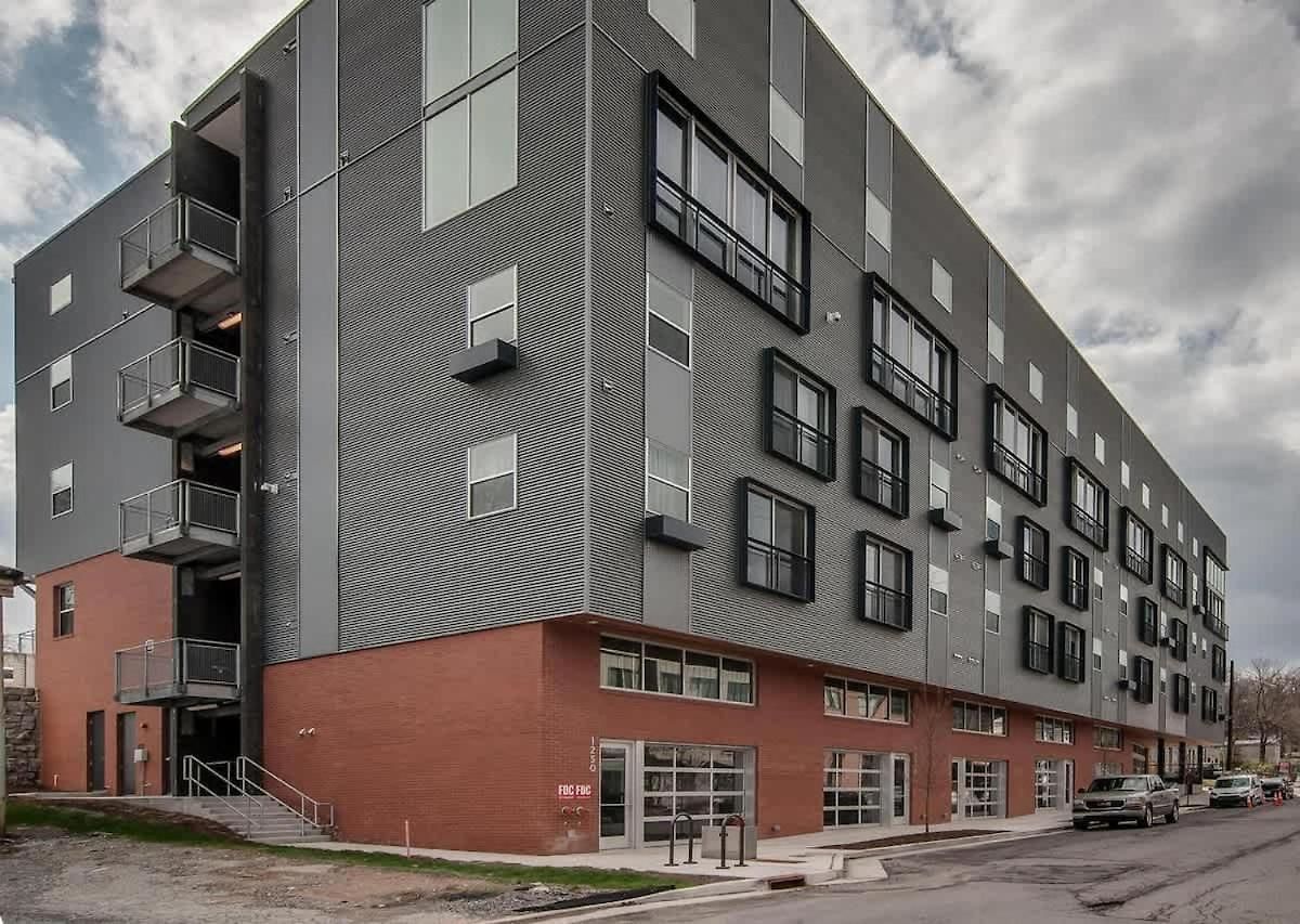 The Houston Flat - Monthly Furnished Rental! By Local Nashville