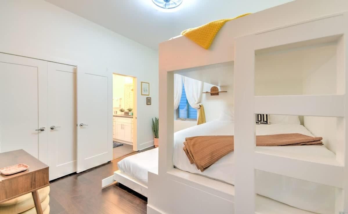 The Pardi House By Local Holiday home