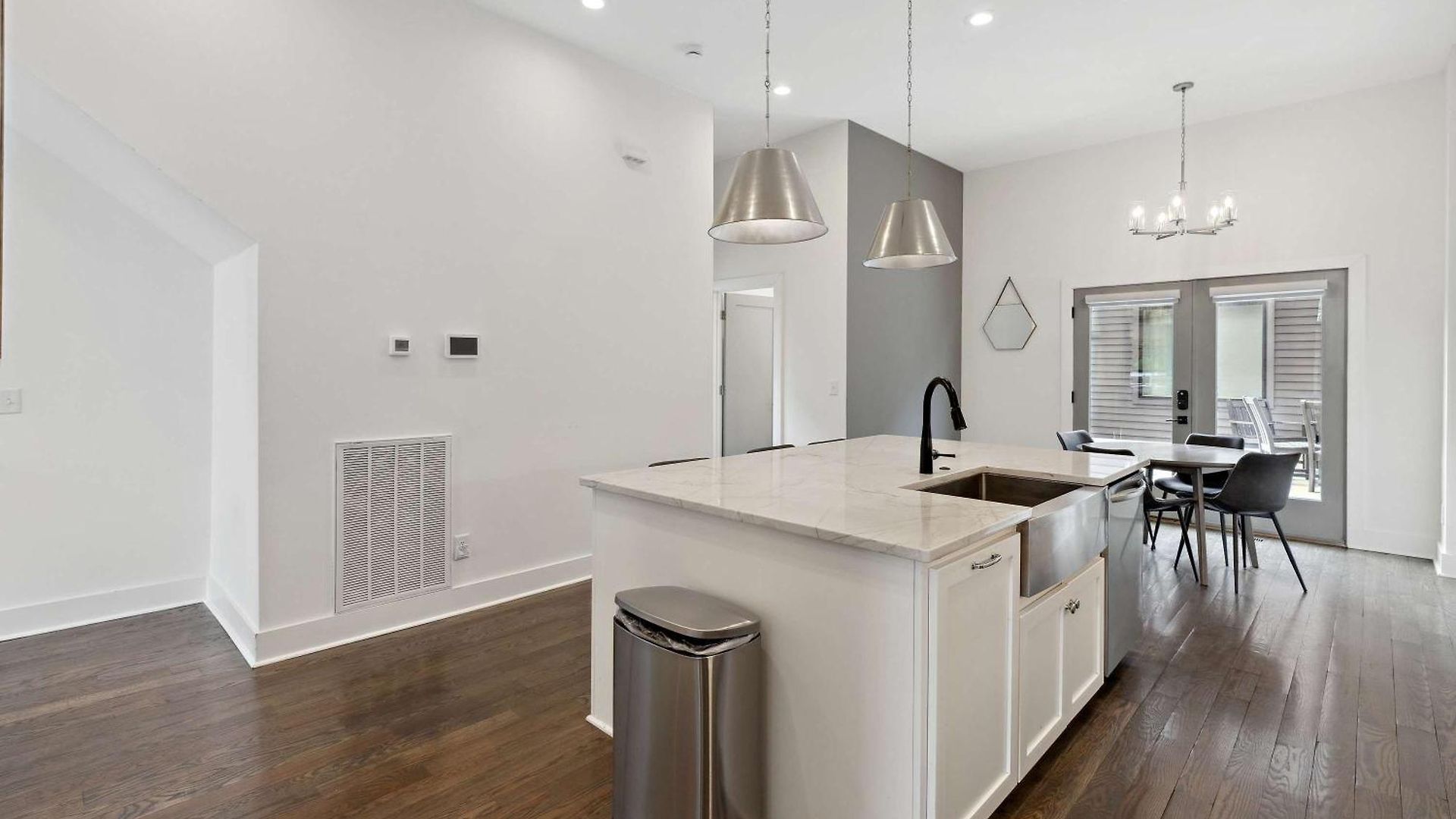 Holiday home West End Oasis-new Building & Rooftop Views Nashville