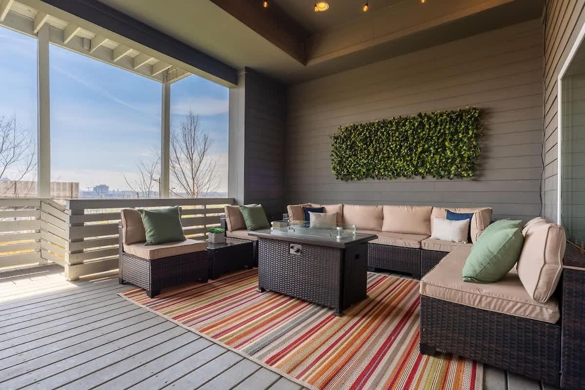 Holiday home Bustling Broadway By Local *