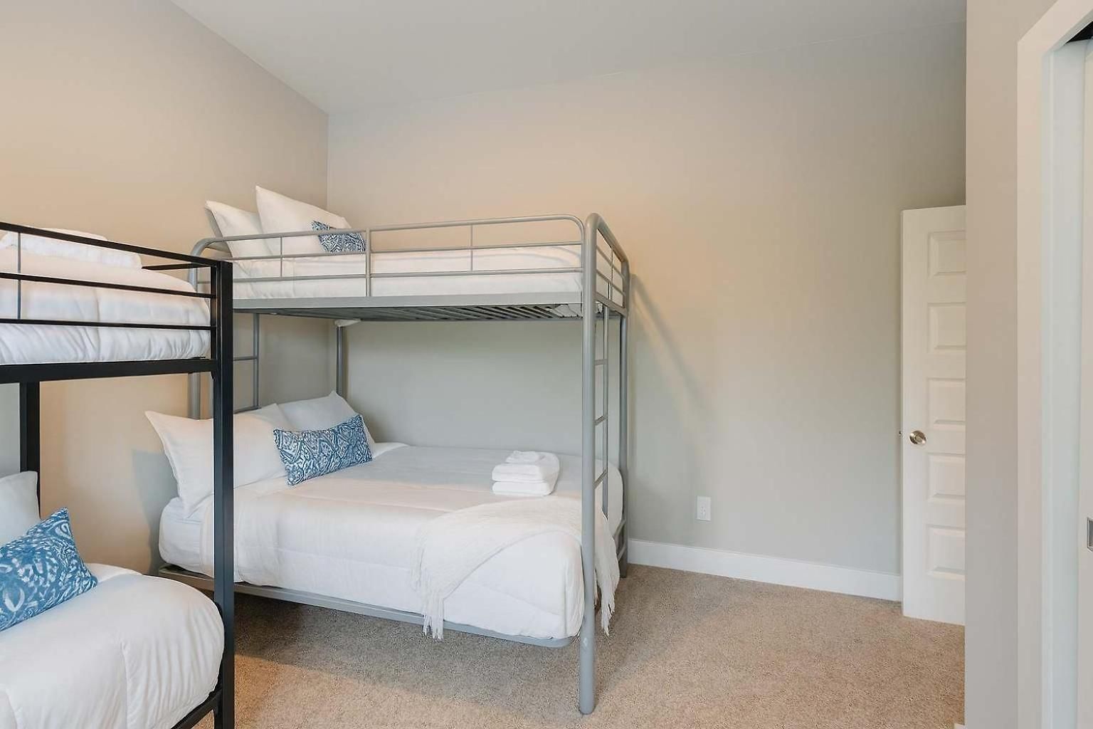 Large East With Game Sleeps 12 Nashville