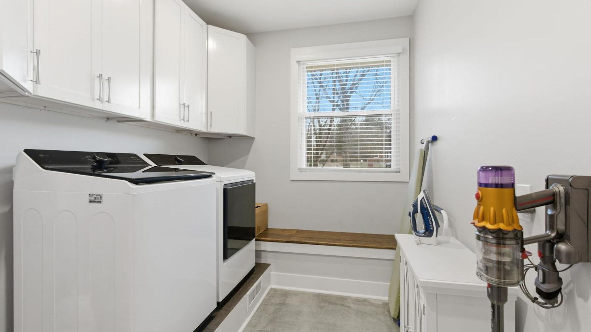 Spacious Modern Ranch 5 Miles To Downtown