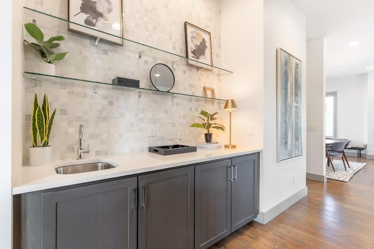 The Onyx Opal By Local Holiday home