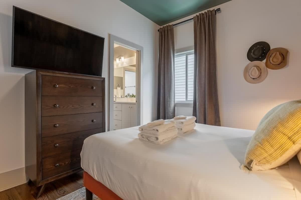 Holiday home Bustling Broadway By Local Nashville