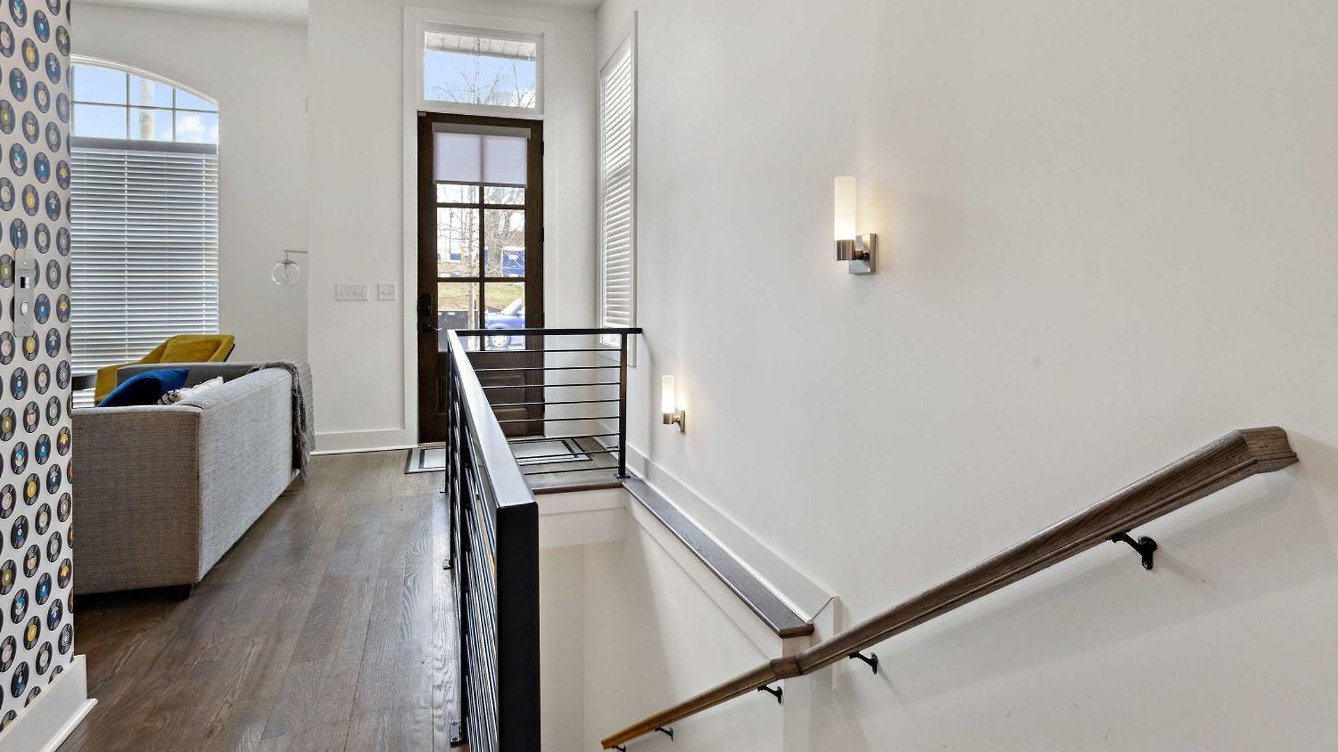 Holiday home West End Oasis-new Building & Rooftop Views *