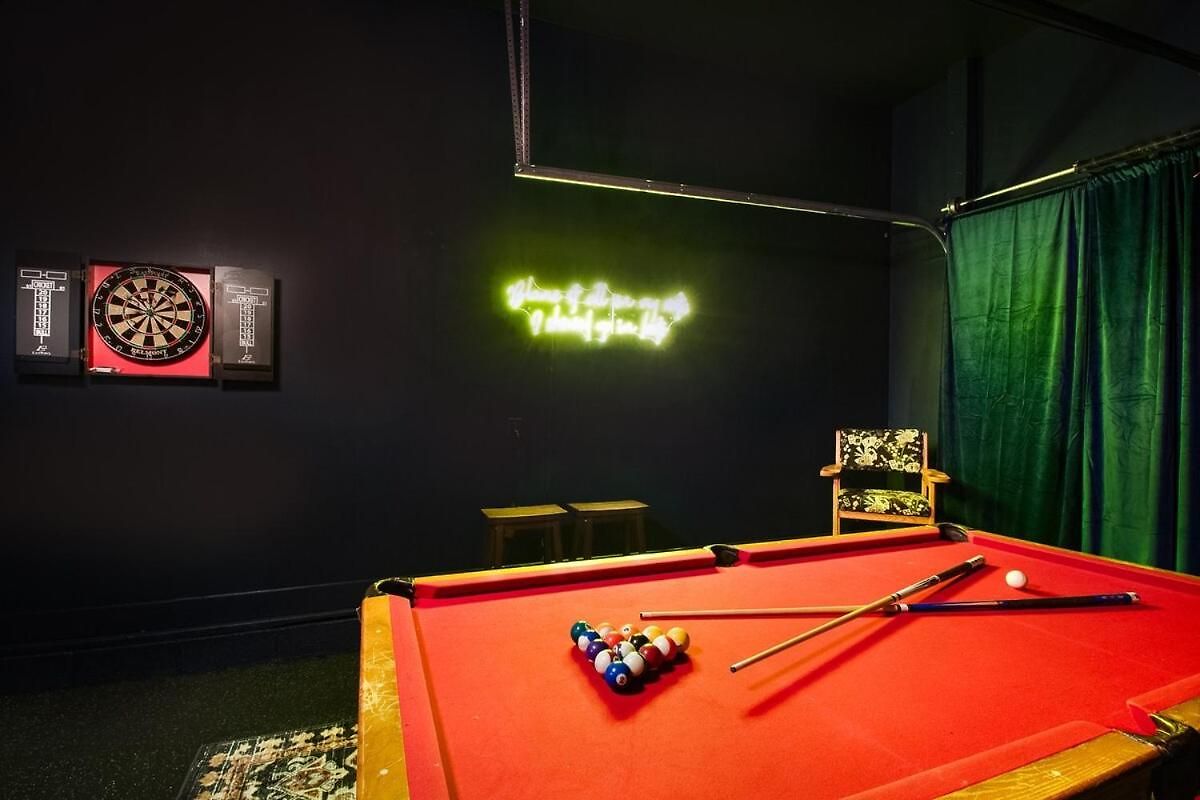 Speakeasy Game Room, Hot Tub, Fire Pit, King Bed - Close To Downtown * Nashville