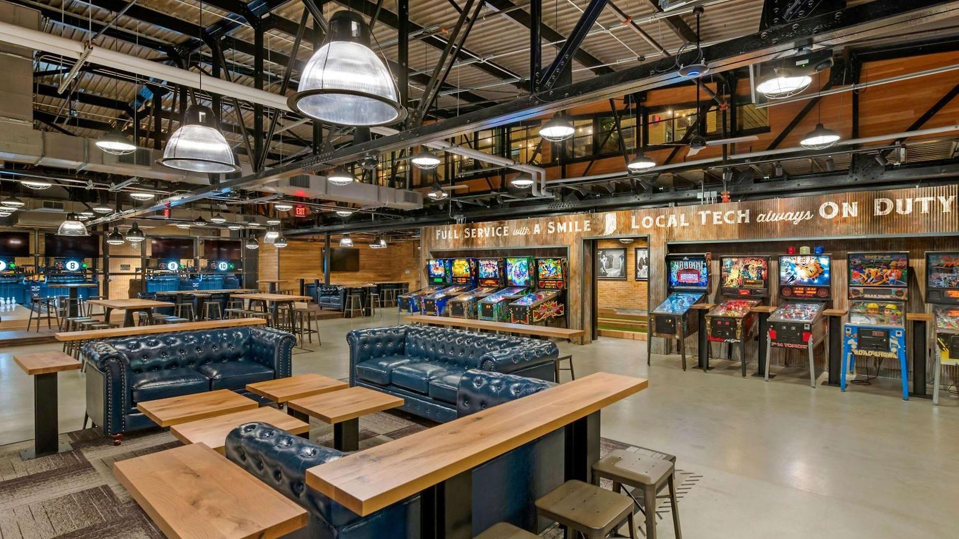 7br Retreat, Rooftops, Garages, Walkable To Faves 5 Mins To Nissan Stadium, Less Than 10 Mins To Broadway, 24 Hr Hospitality, Great For Groups Nashville