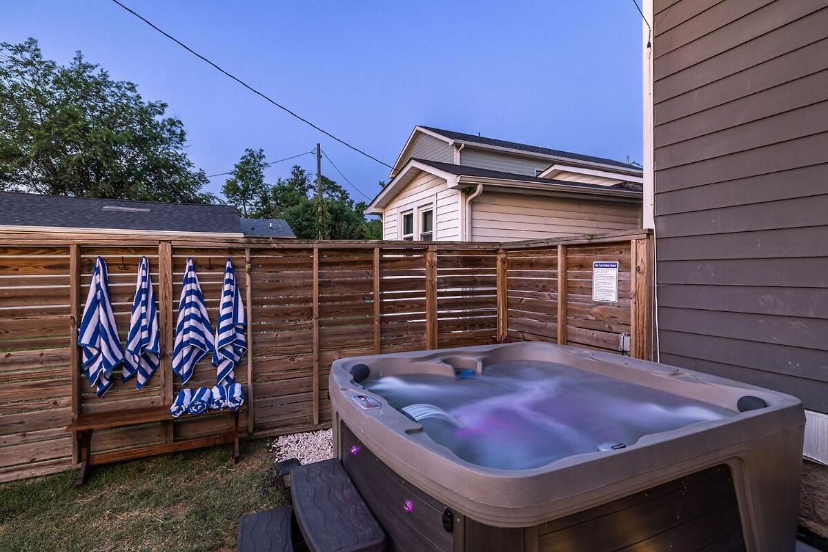 Speakeasy Game Room, Hot Tub, Fire Pit, King Bed - Close To Downtown * Nashville