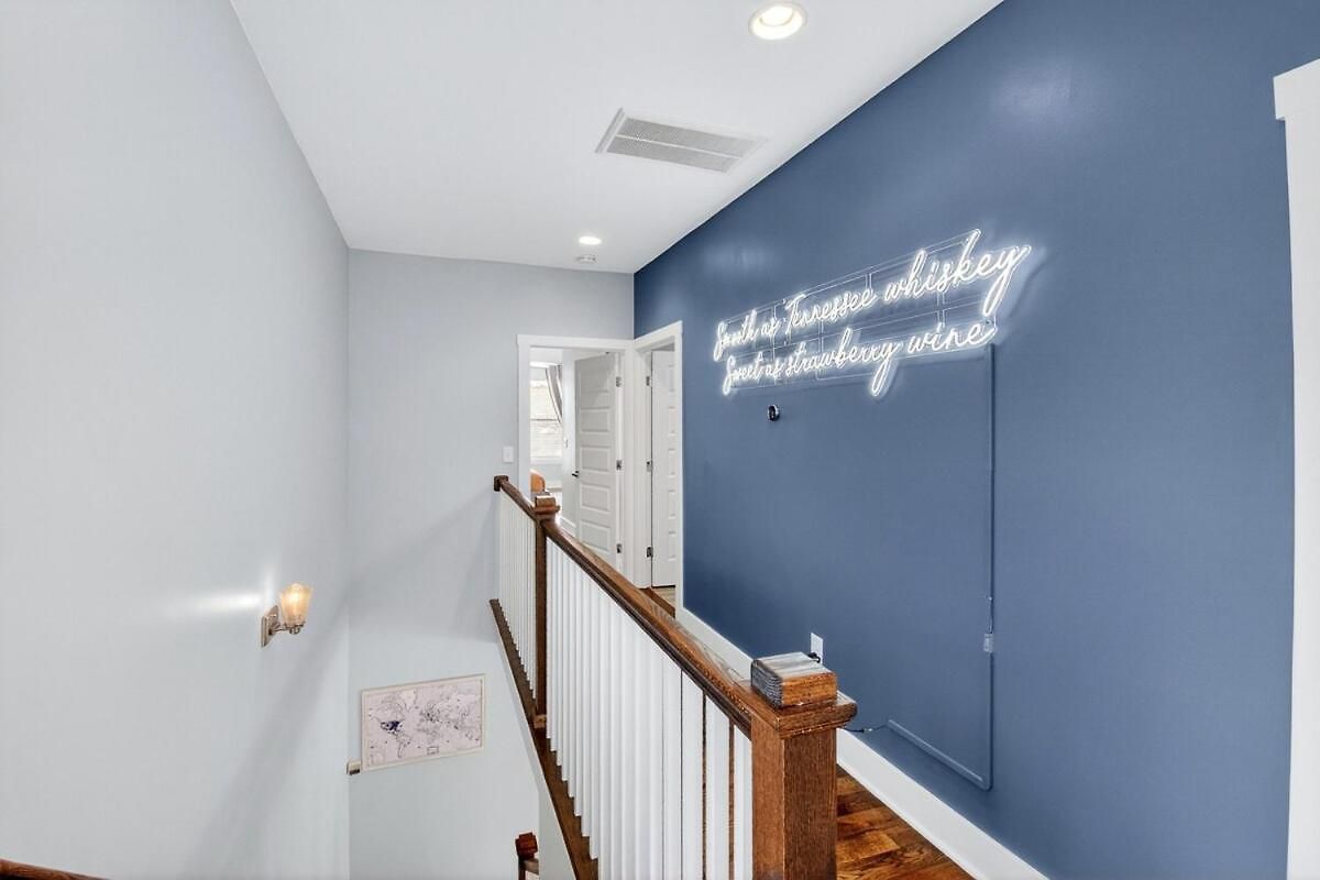 Speakeasy Game Room, Hot Tub, Fire Pit, King Bed - Close To Downtown * Nashville